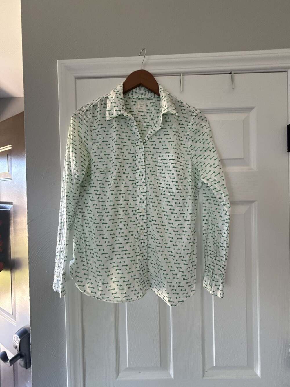 Gap The Fitted Boyfriend Petite Green Arrow Print Cotton Button Down Shirt M